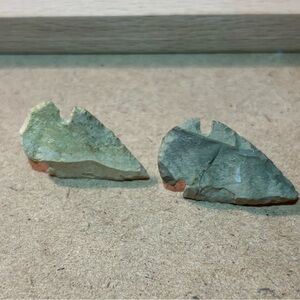 Natural Stone Arrowhead Studs